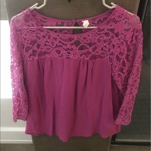 Blouse with lace detail